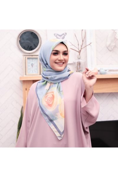 RANUNCULUS COLLECTION IN FANCY - BABY BLUE